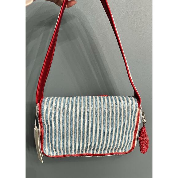 Brand NEW RELEASE LOBSTER BEADED BAG WITH LOBSTER CHARM MADE IN INDIA Viral - Picture 6 of 8